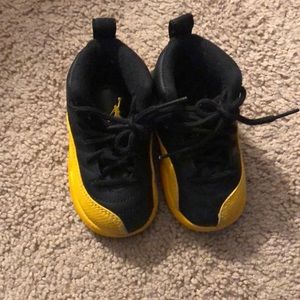 Boys black & Yellow Jordan’s
